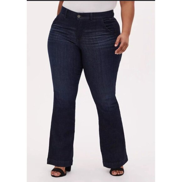 NEW Torrid Size 30 Mid-rise Flare Jeans Vintage Stretch - Picture 1 of 7